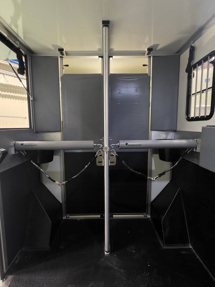 Clear Round StuteriRenault 170 hk automat