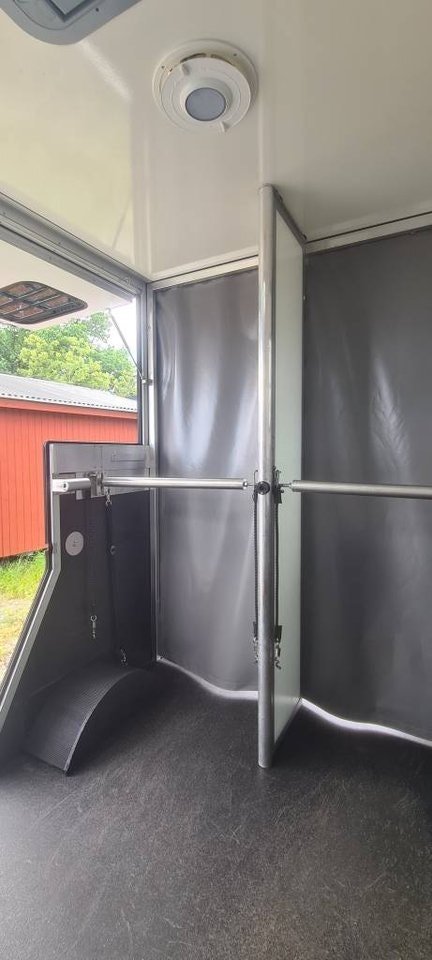 Clear Round Ultralätt Stuteri (DDR55A)