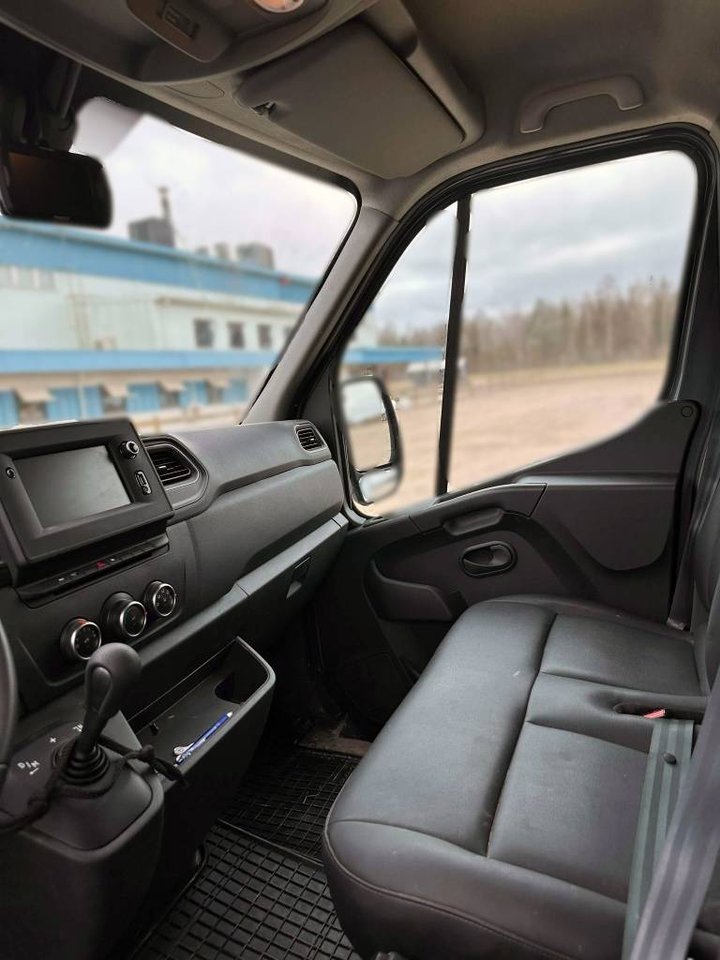 Clear Round Ultralätt Stuteri (DDR55A)